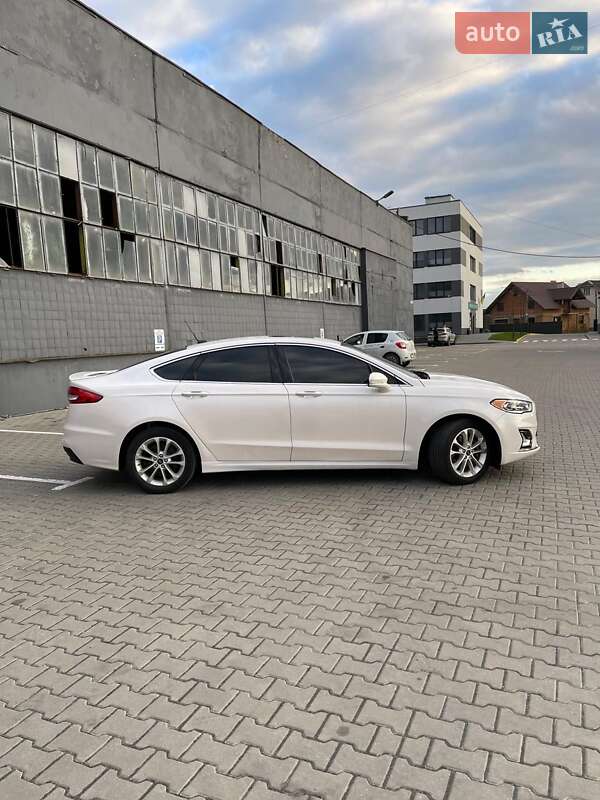 Седан Ford Fusion 2019 в Ивано-Франковске