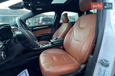Седан Ford Fusion 2019 в 