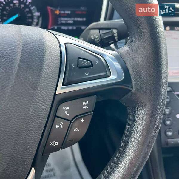 Седан Ford Fusion 2019 в Львове