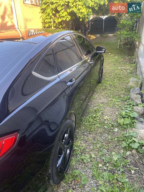 Седан Ford Fusion 2015 в Ужгороді