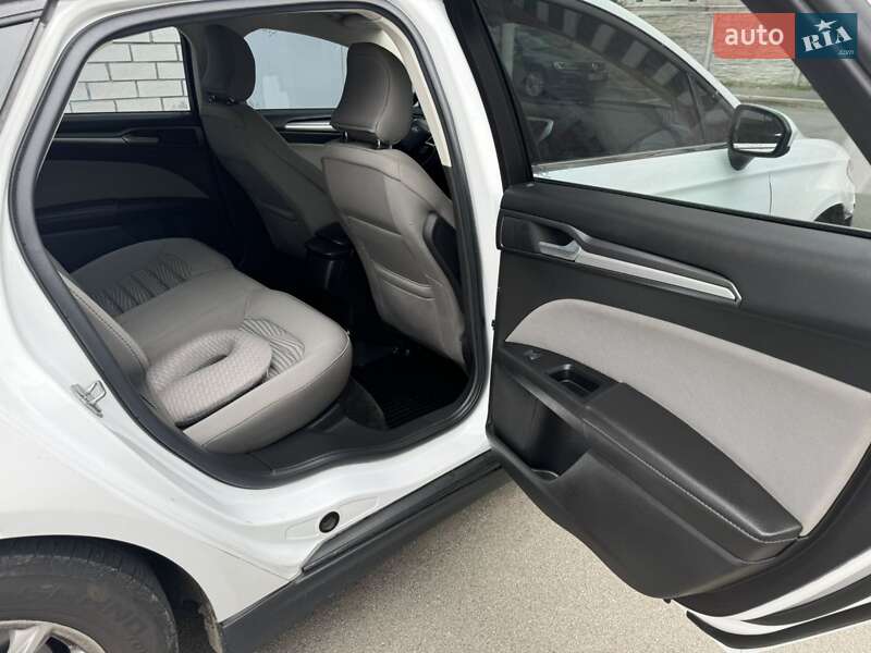 Седан Ford Fusion 2016 в Киеве