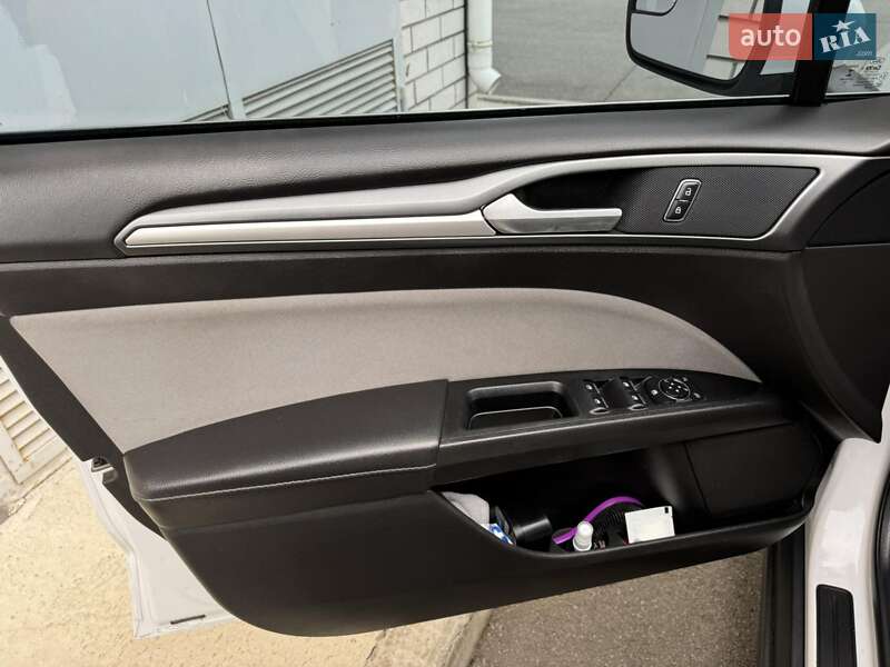 Седан Ford Fusion 2016 в Киеве