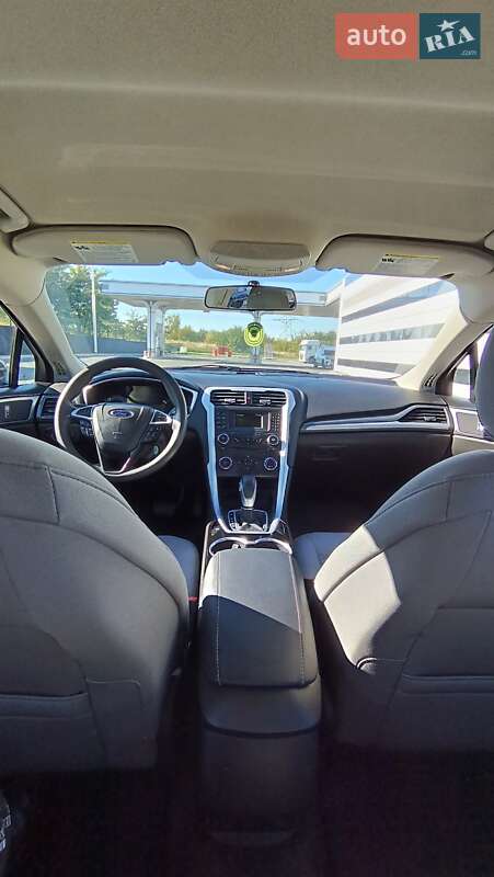 Седан Ford Fusion 2015 в Рівному