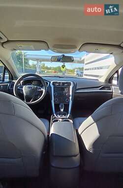 Седан Ford Fusion 2015 в 