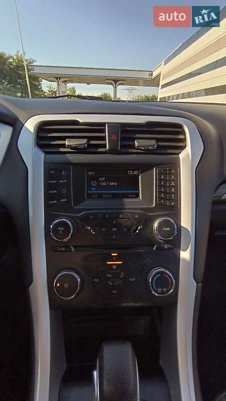 Седан Ford Fusion 2015 в Рівному