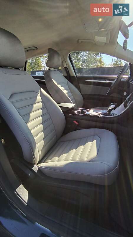 Седан Ford Fusion 2015 в Рівному