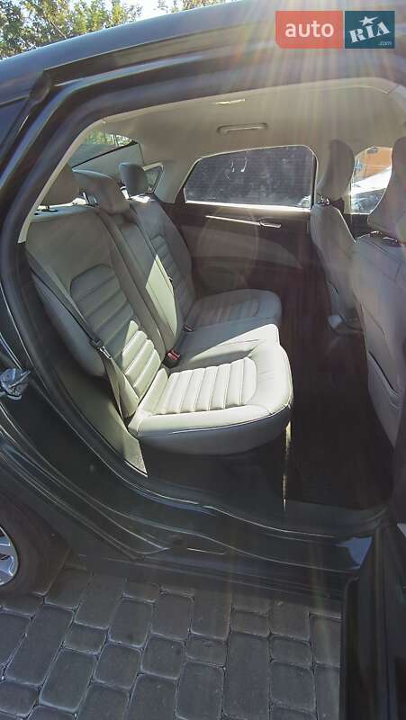 Седан Ford Fusion 2015 в Рівному
