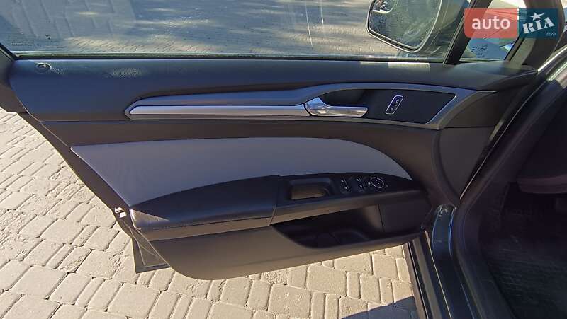 Седан Ford Fusion 2015 в Рівному