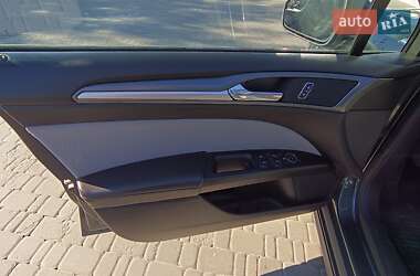 Седан Ford Fusion 2015 в 