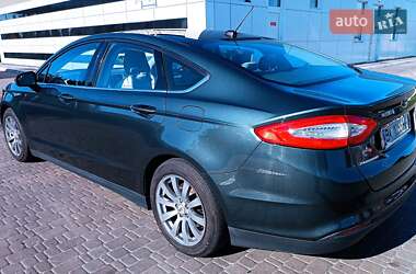 Седан Ford Fusion 2015 в 