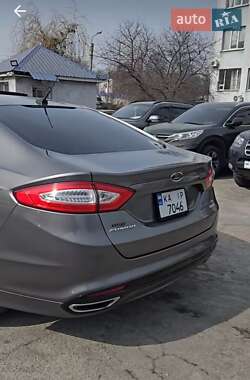 Седан Ford Fusion 2013 в 