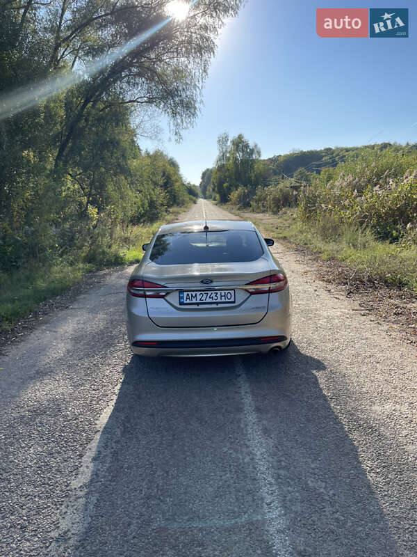 Седан Ford Fusion 2016 в Тараще