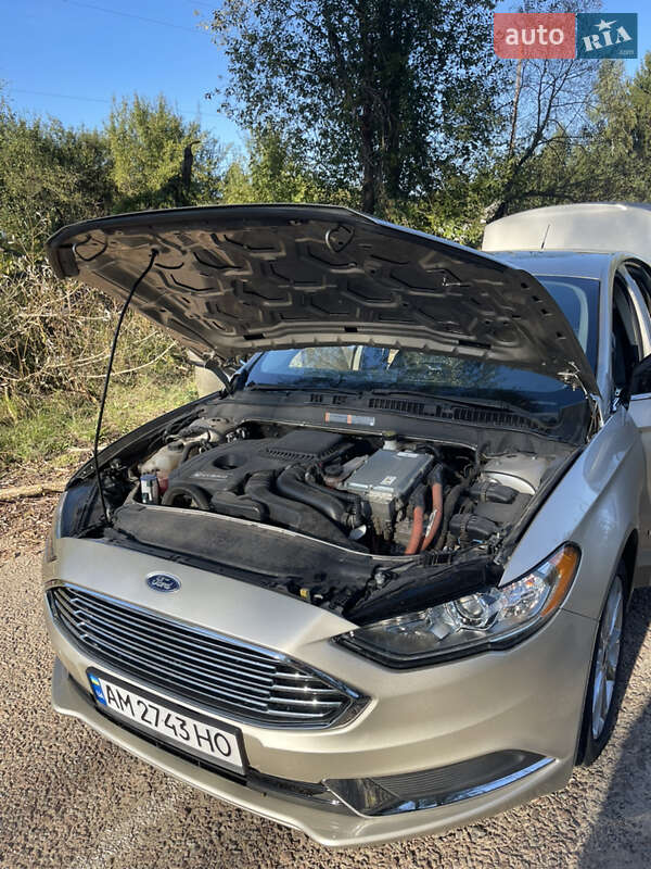 Седан Ford Fusion 2016 в Тараще