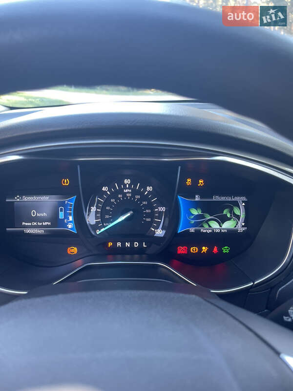 Седан Ford Fusion 2016 в Тараще