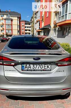 Седан Ford Fusion 2016 в 