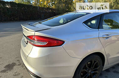 Седан Ford Fusion 2017 в 