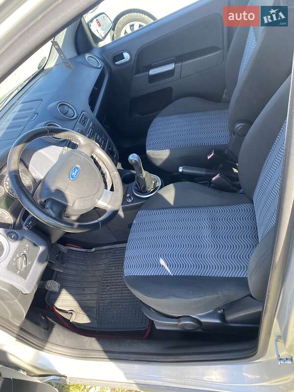 Хэтчбек Ford Fusion 2008 в Ивано-Франковске