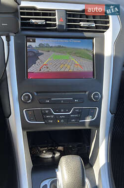 Седан Ford Fusion 2015 в 