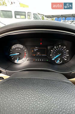 Седан Ford Fusion 2014 в 