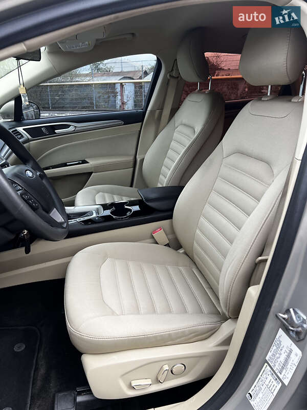 Седан Ford Fusion 2014 в Івано-Франківську