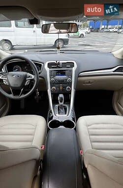 Седан Ford Fusion 2014 в 