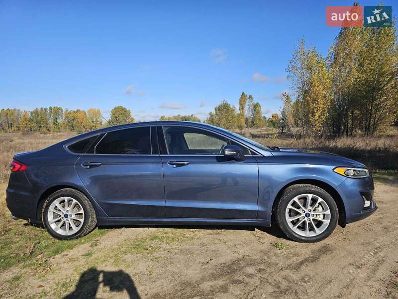 Седан Ford Fusion 2019 в Києві