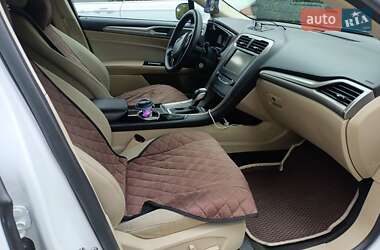 Седан Ford Fusion 2014 в 
