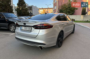 Седан Ford Fusion 2016 в 