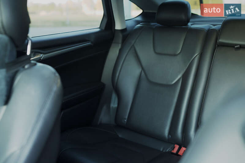 Седан Ford Fusion 2014 в Хмельницькому