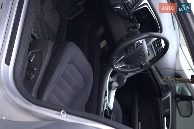 Седан Ford Fusion 2015 в Львове