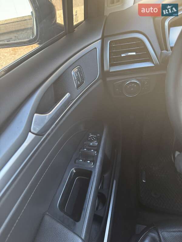 Седан Ford Fusion 2014 в Тячеві