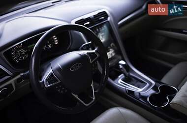 Седан Ford Fusion 2014 в Львове
