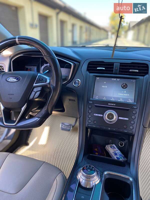 Седан Ford Fusion 2018 в Ізмаїлі