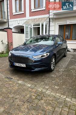 Седан Ford Fusion 2018 в Львові