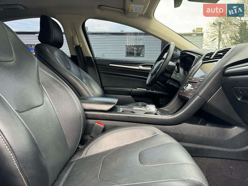 Седан Ford Fusion 2020 в Львові