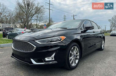 Ford Fusion 2020