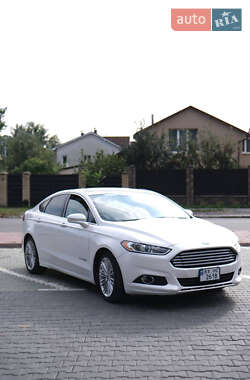 Седан Ford Fusion 2013 в 