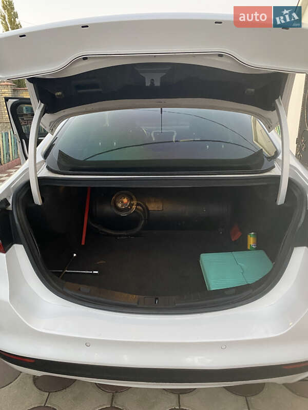 Седан Ford Fusion 2013 в Києві