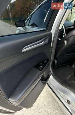 Седан Ford Fusion 2013 в 