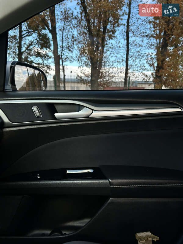 Седан Ford Fusion 2013 в Броварах