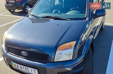 Хэтчбек Ford Fusion 2010 в 