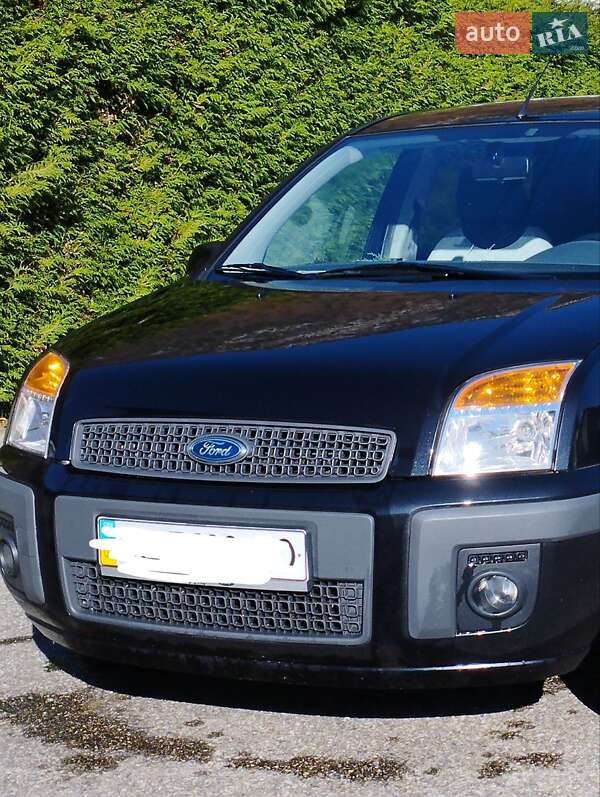 Хэтчбек Ford Fusion 2008 в 