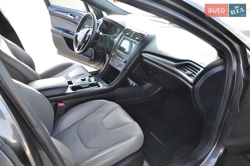 Седан Ford Fusion 2016 в Києві