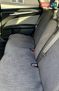 Седан Ford Fusion 2015 в 
