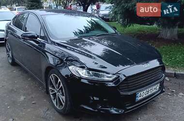 Седан Ford Fusion 2015 в Ужгороді