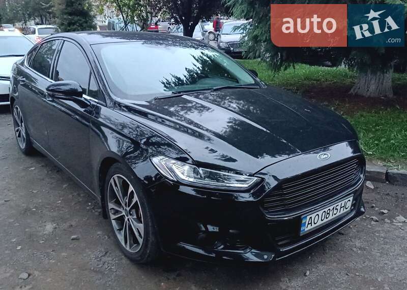 Седан Ford Fusion 2015 в 