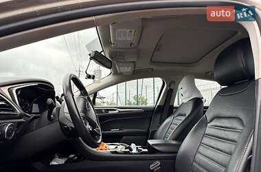 Седан Ford Fusion 2015 в 