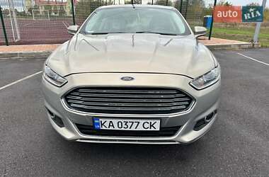 Седан Ford Fusion 2015 в 