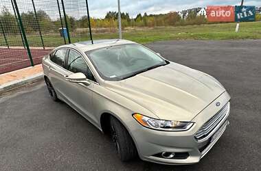 Седан Ford Fusion 2015 в 