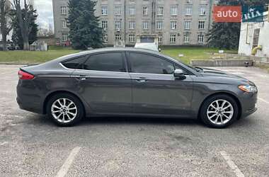 Седан Ford Fusion 2016 в 